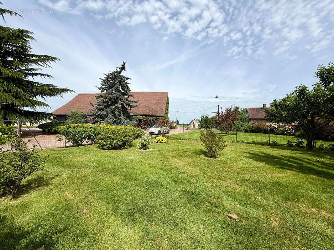 Maison à DAMVILLE