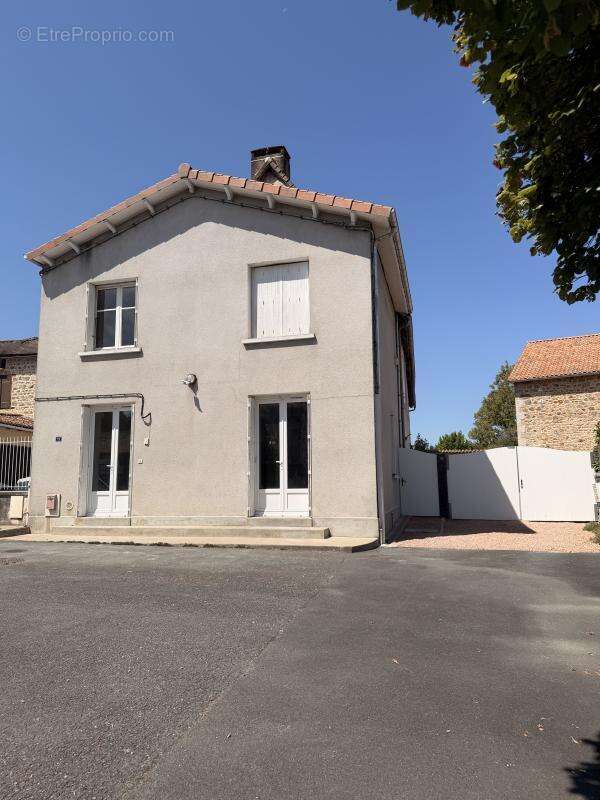 Maison 180 m² à Piegut-Pluviers  - photo 48