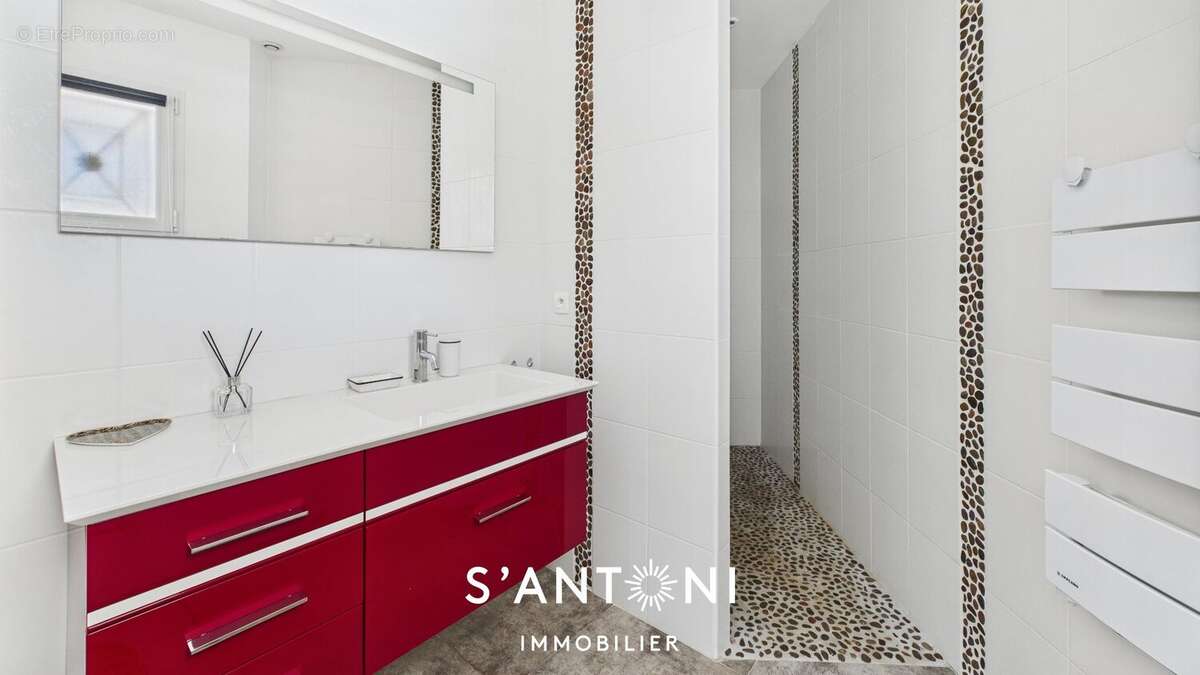 LE GRAU D'AGDE- Villa de PP sur terrain de 915 m² proche de toutes commodités - photo 20