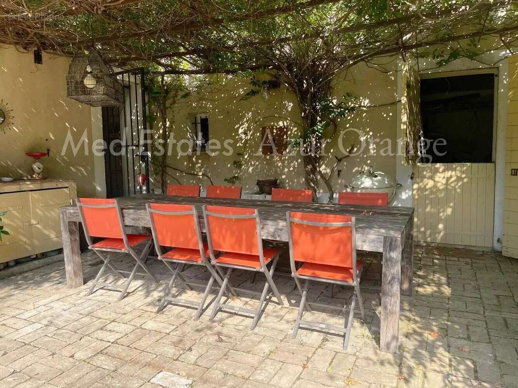 Maison à LA GARDE-FREINET