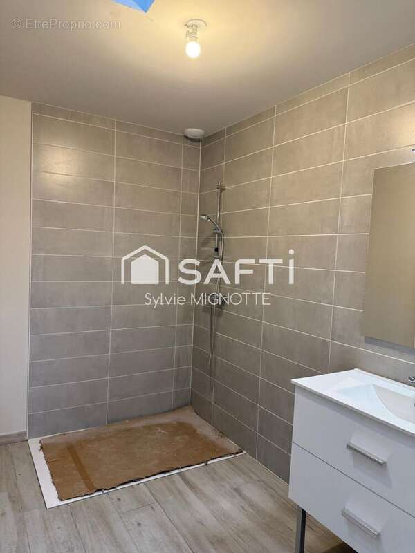 Maison 90 m² à La Laigne  - photo 3