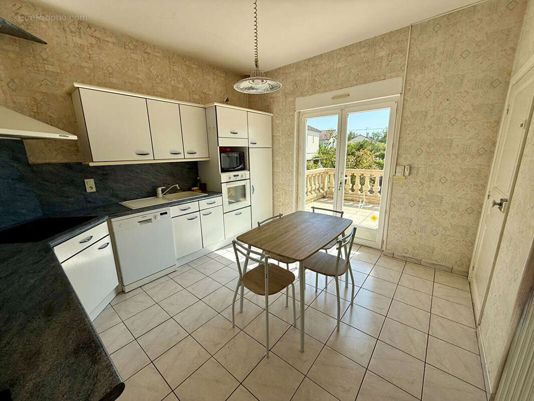 Maison Yzeure 4 pièce(s) 109 m2 - photo 3