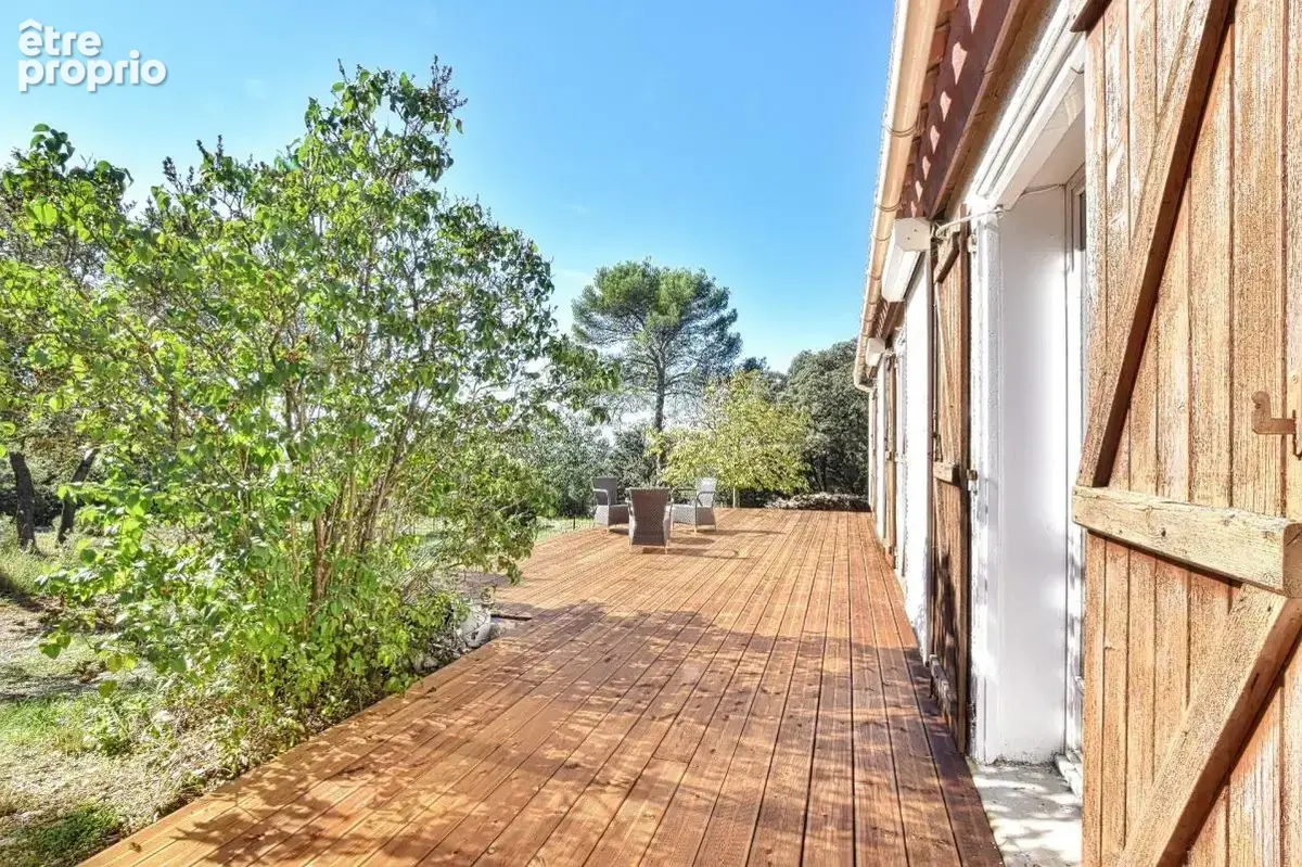 Villa d’architecte au cœur de 2,6 hectares de nature, avec vue panoramique exceptionnelle - photo 8