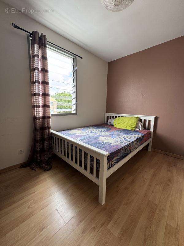 Appartement à RIVIERE-SALEE
