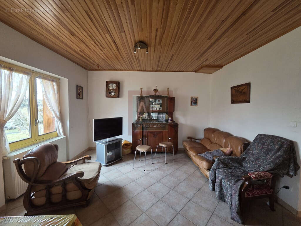 Maison à CHAMBON-LE-CHATEAU