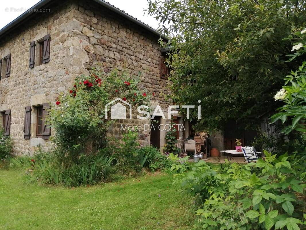 Photo 1 - Maison à ESTIVAREILLES