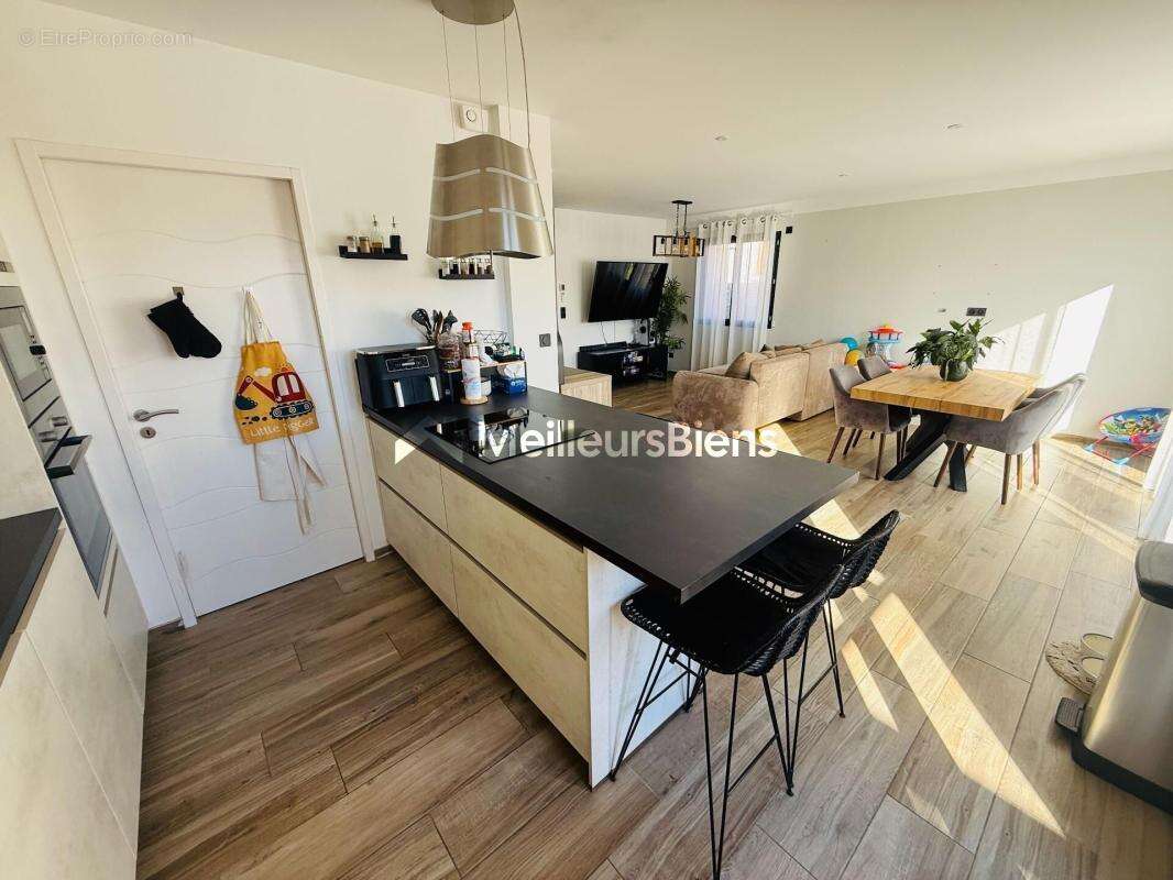 Maison à PEZILLA-LA-RIVIERE