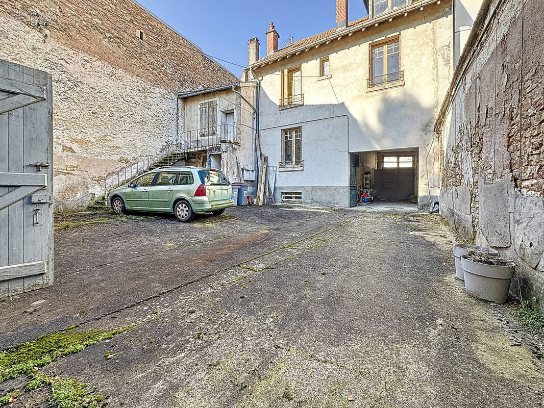 Maison à MIRECOURT
