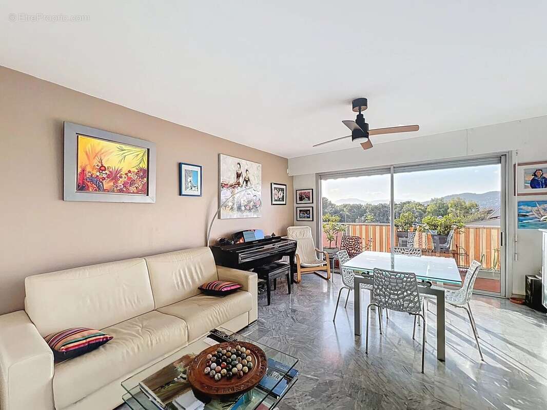 Appartement à LE CANNET