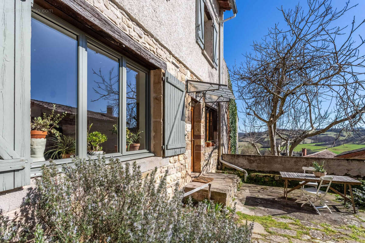 Maison de village avec atelier, annexe et jardin - photo 9