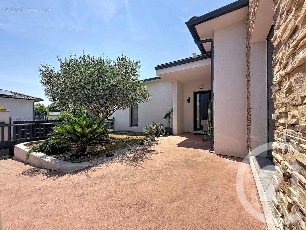 Maison 100 m² à Santa-Lucia-Di-Moriani  - photo 12