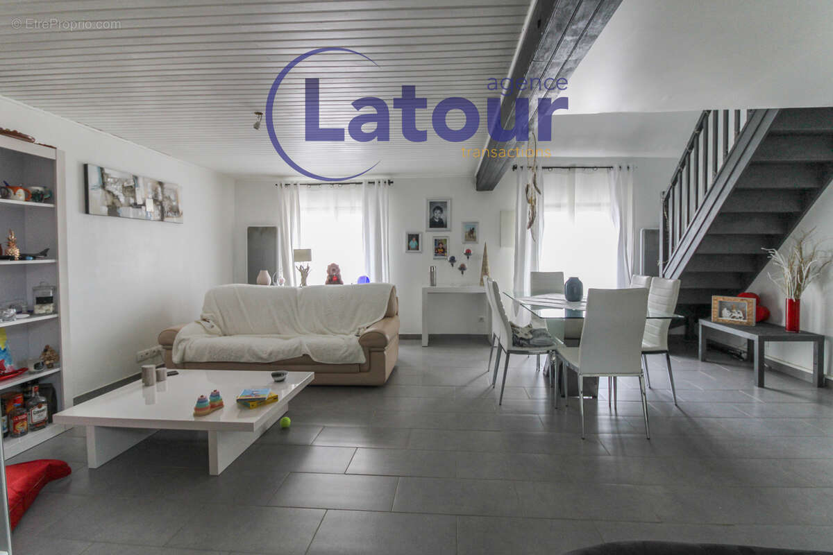 Appartement à HOUDAN