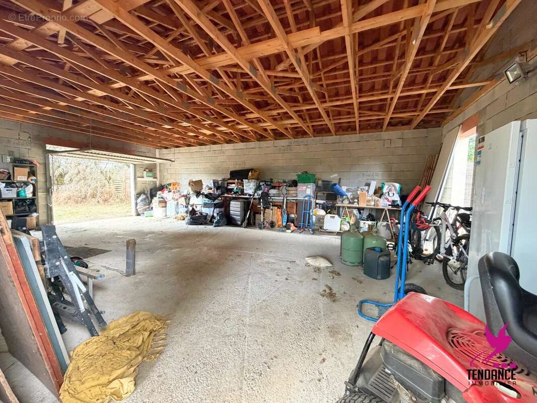 Bâtiment/Maison à terminer sur joli terrain de 969 m². - photo 5