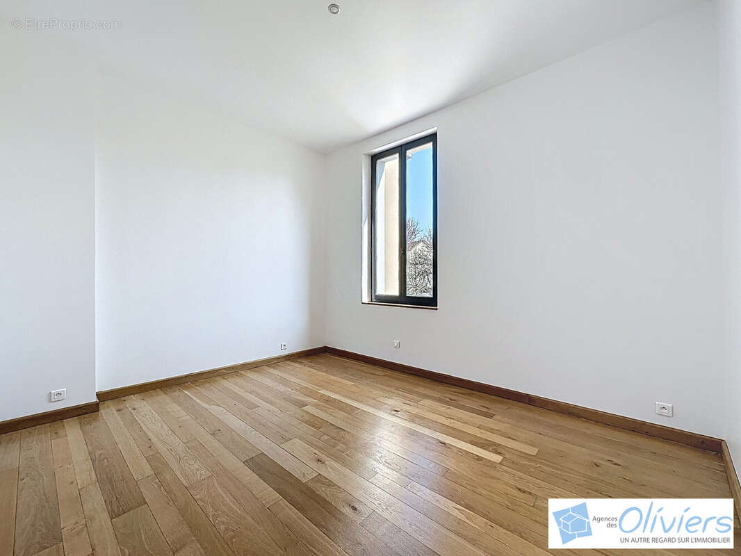 Maison à VOISINS-LE-BRETONNEUX