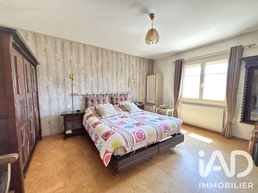 Maison 146 m² à Saint-Etienne-De-Boulogne  - photo 4