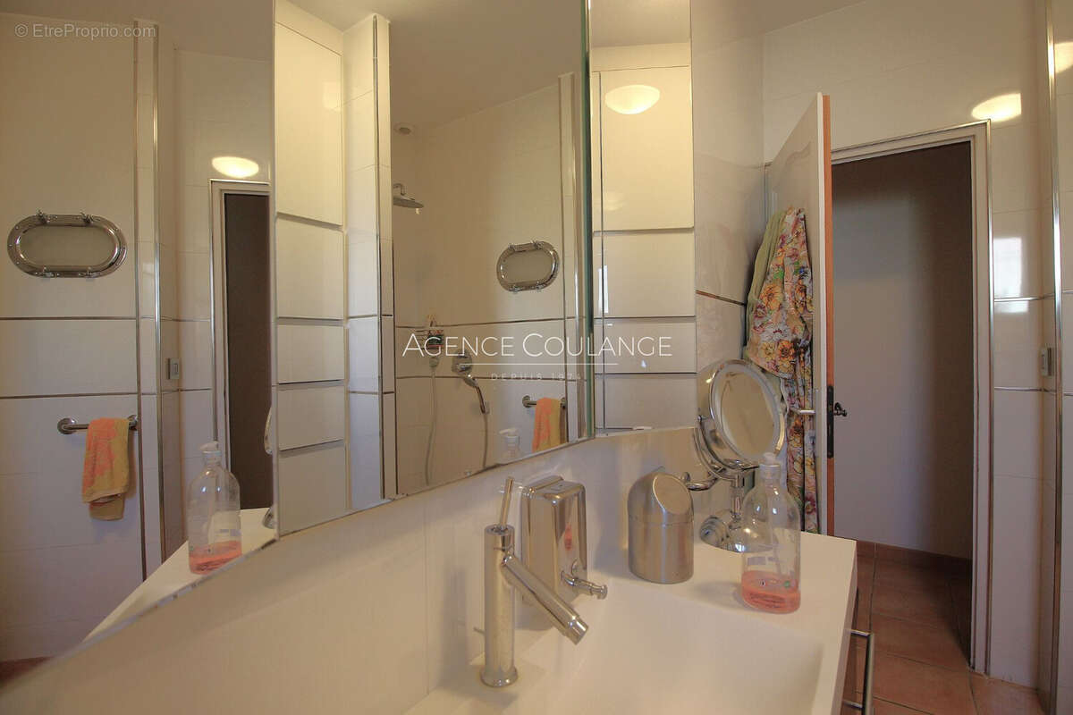 Maison à SAINT-CYR-SUR-MER