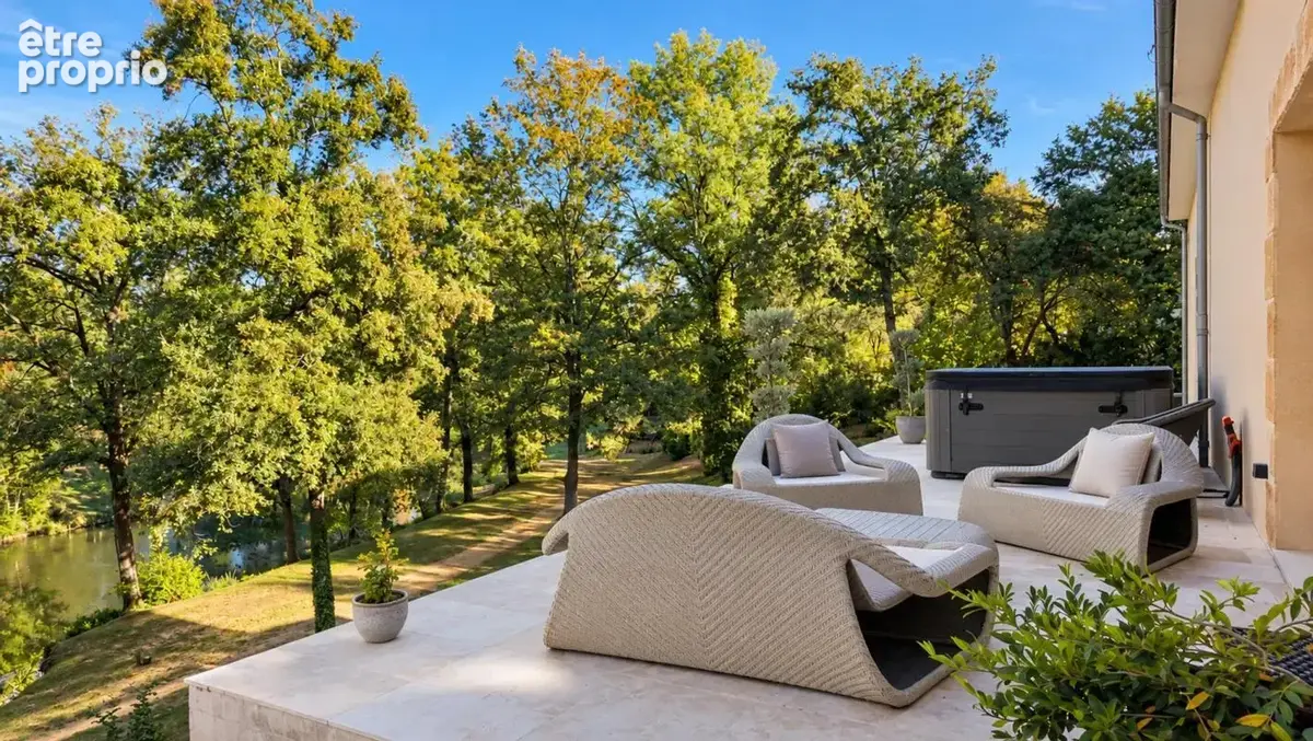 Propriété d’exception de plus de 400 m² avec deux gîtes et trois piscines aux portes de Sarlat - photo 1