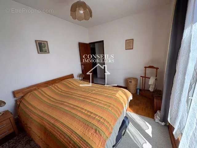 Maison à VILLENEUVE-SUR-YONNE