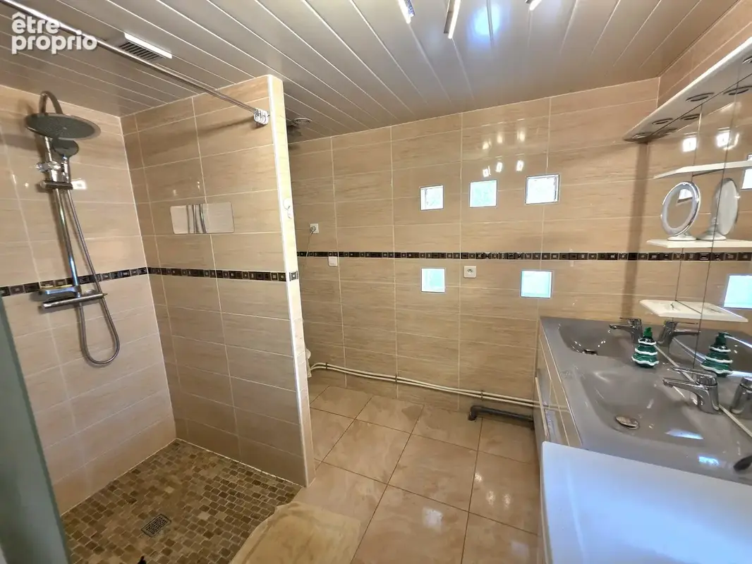 Maison de 2003 94m2 2 chambres sur 11 ares 77 de terrain - photo 4