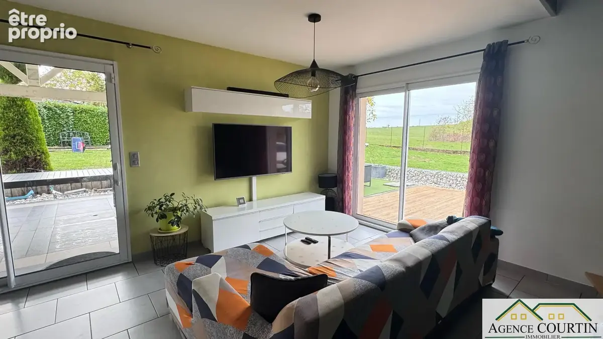 Maison familiale avec grande dépendance à Bersaillin (39)   Idéale pour un artisan ou un projet touristique - photo 3