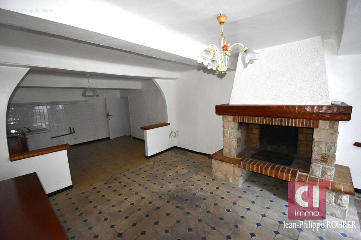 Maison à FLASSANS-SUR-ISSOLE