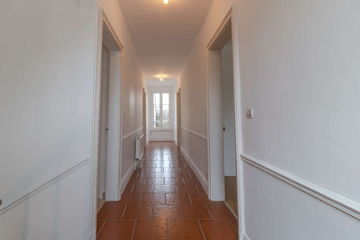 Maison La Vernelle 6 pièce(s) 159 m2 - photo 11