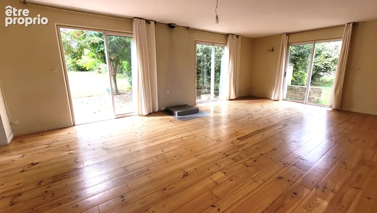 Ensemble immobilier : maison  6 pièces 170 m² habitables+dépendance 120m² sur terrain 4425m² - photo 3