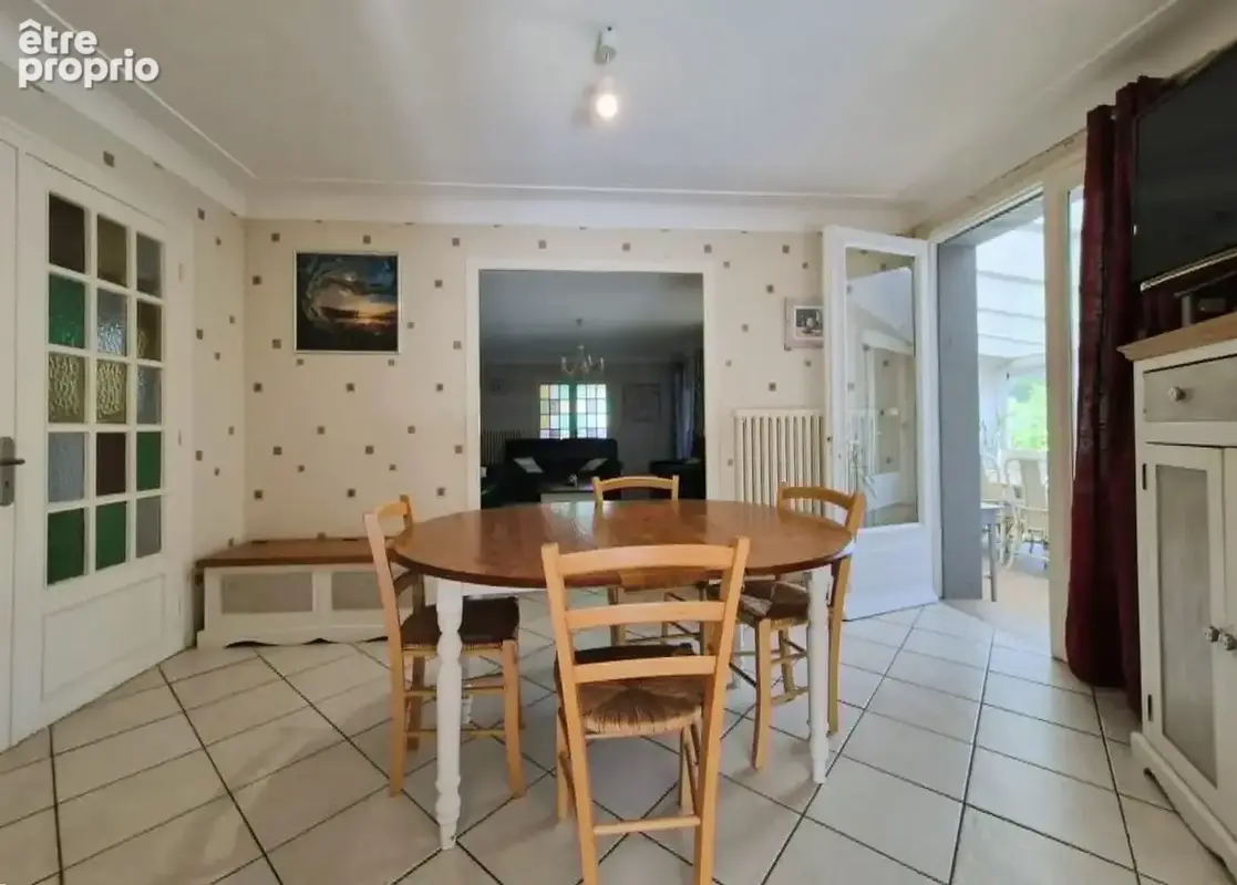 Maison familiale en campagne avec dépendances 218m² - photo 4