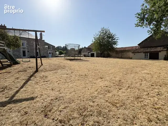 A vendre Belle maison 242 m2 à Cheffois 5 chambres avec Piscine - photo 34