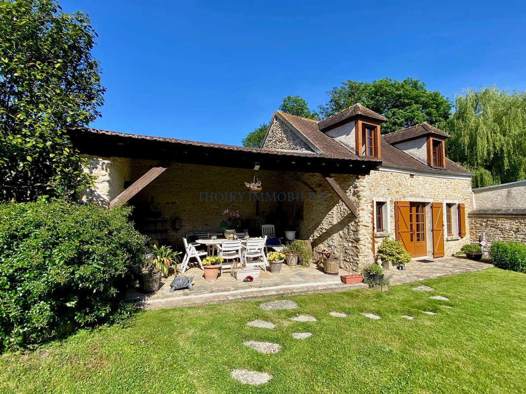 Maison à THOIRY