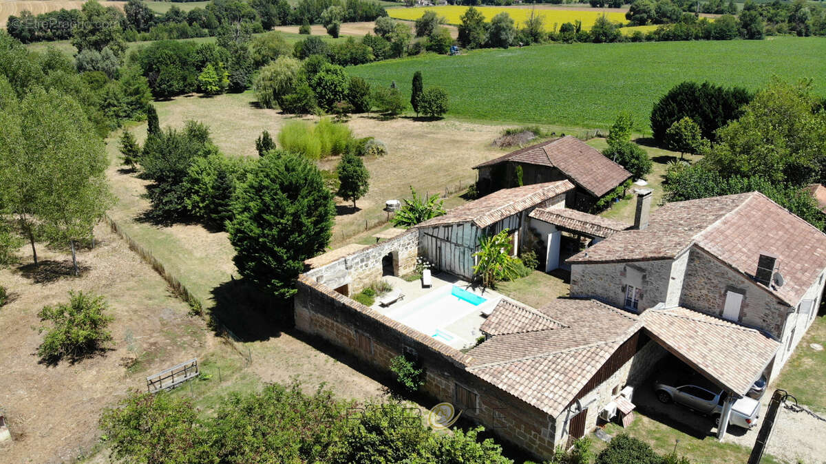 Maison à FAUILLET