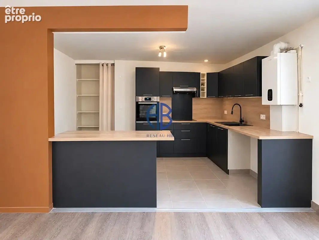 Appartement La Tour Du Pin 3 pièce(s) 73 m2 - photo 1