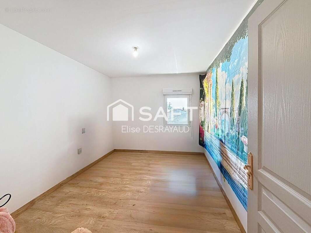 Photo 5