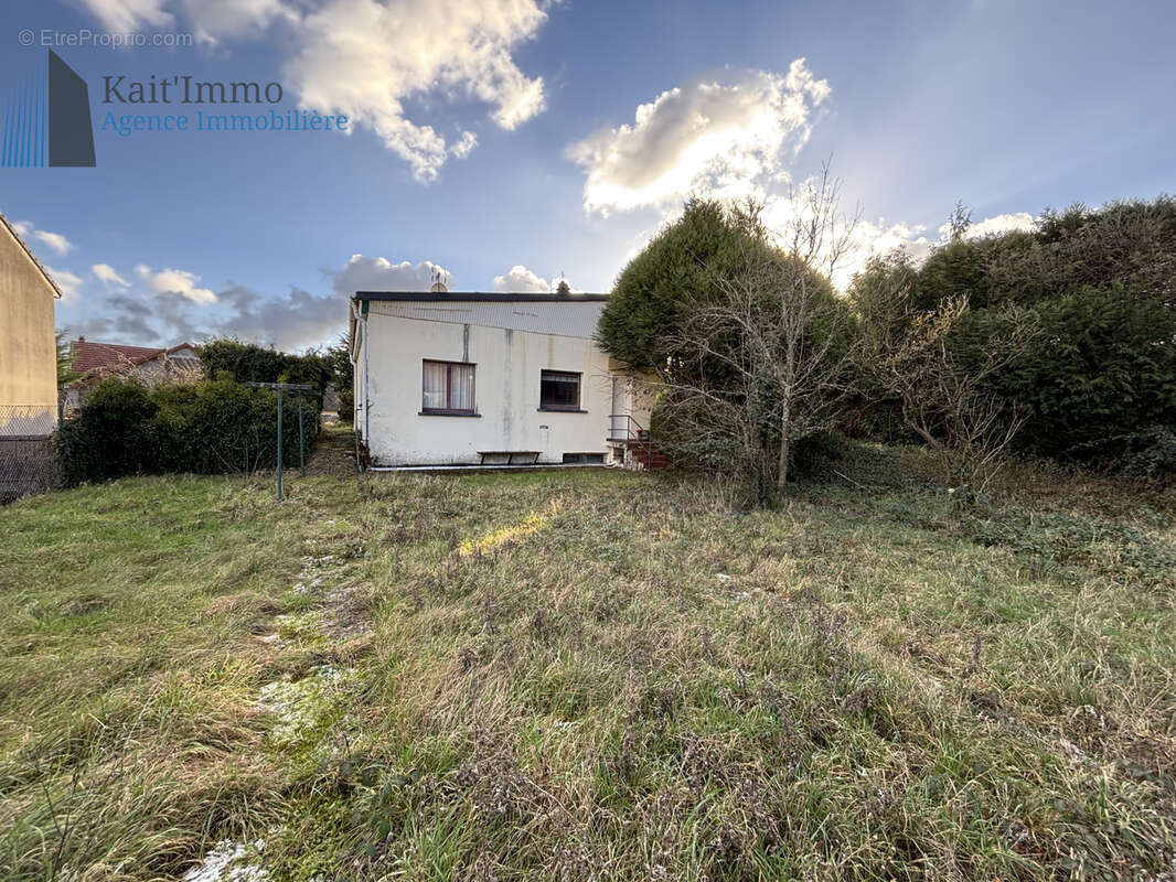 Maison à BOUST