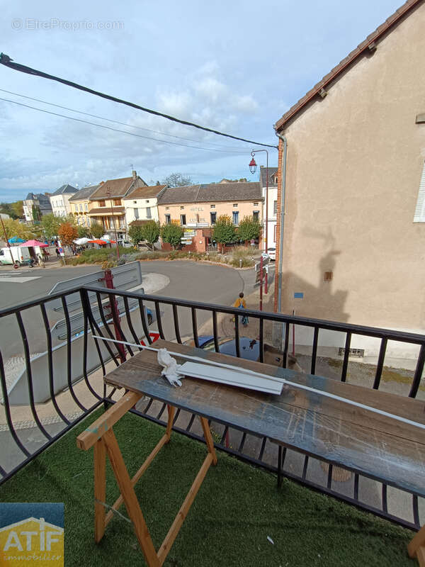 Appartement à LE MAYET-DE-MONTAGNE
