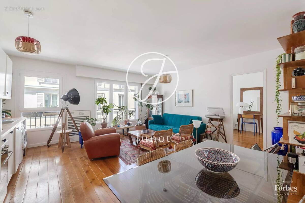 Appartement à PARIS-18E