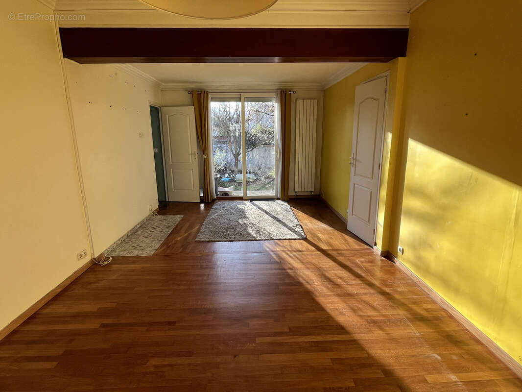 Maison à PARAY-VIEILLE-POSTE