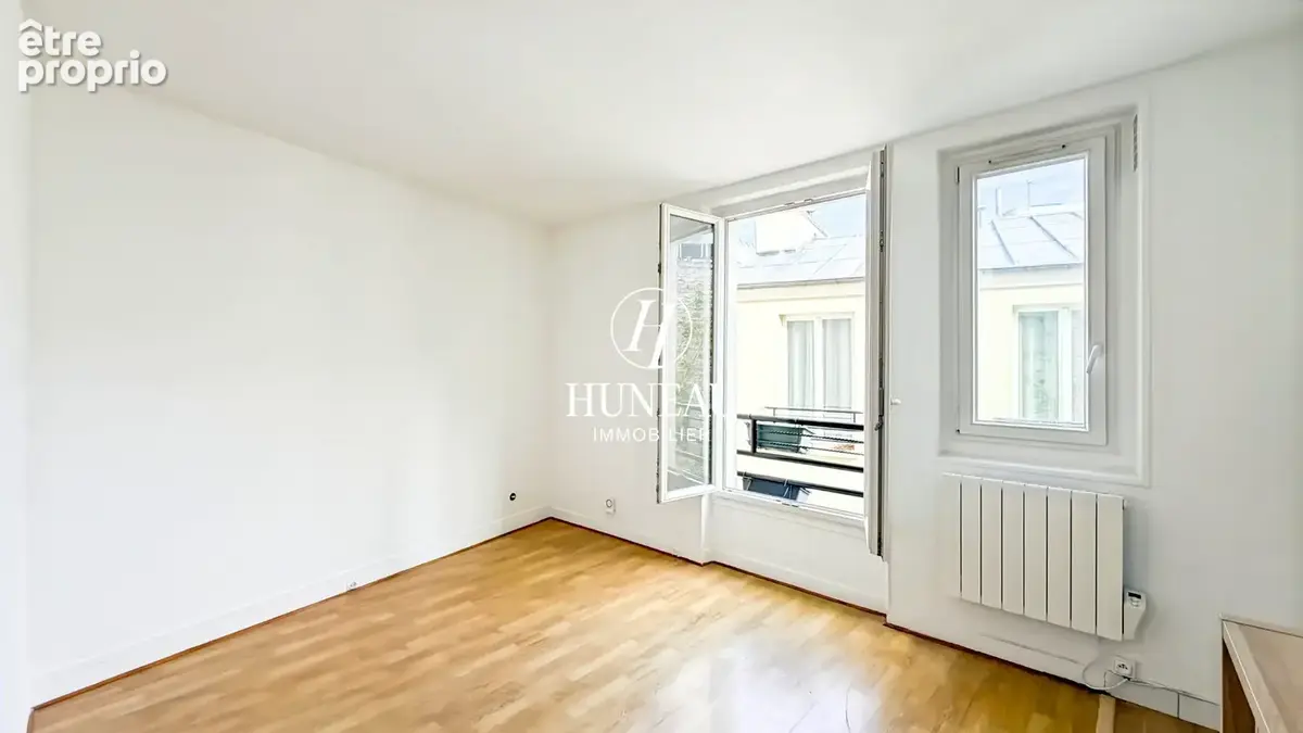 Studio en etage avec ascenseur et metro au pied de l'immeuble - photo 2
