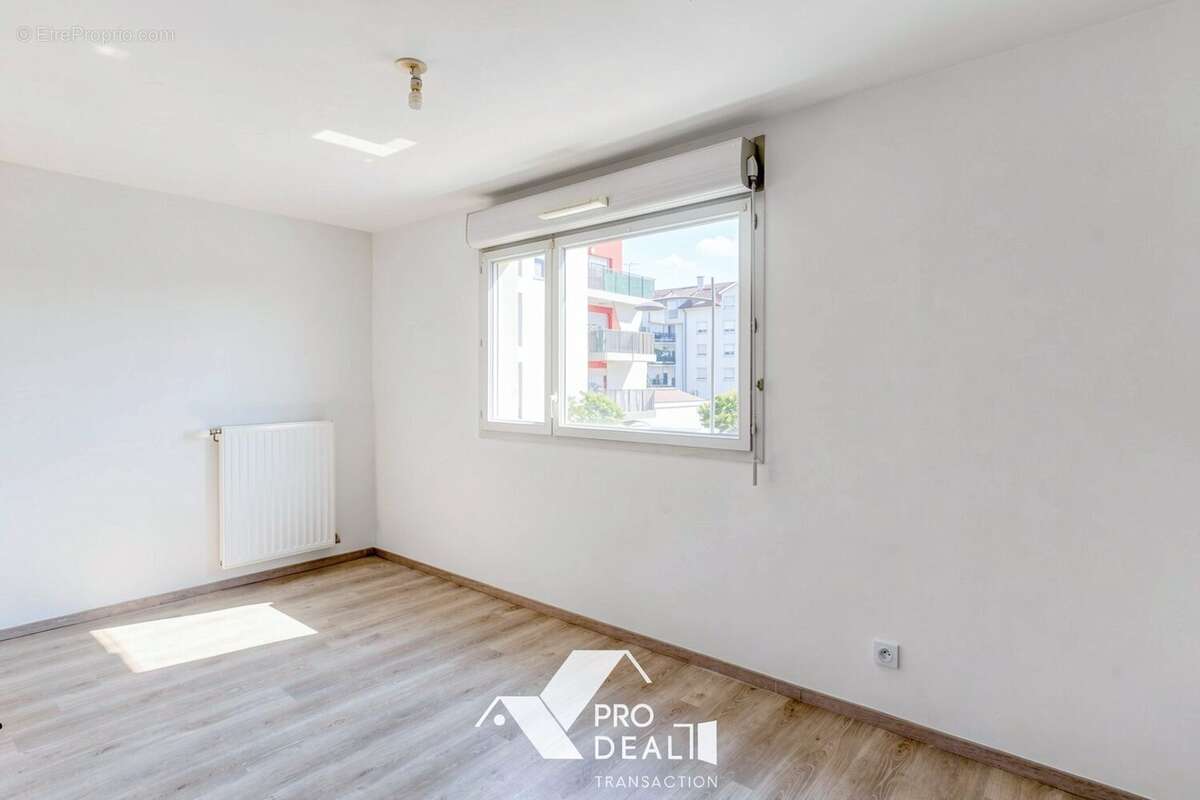 Appartement 84 m² à Meyzieu  - photo 7