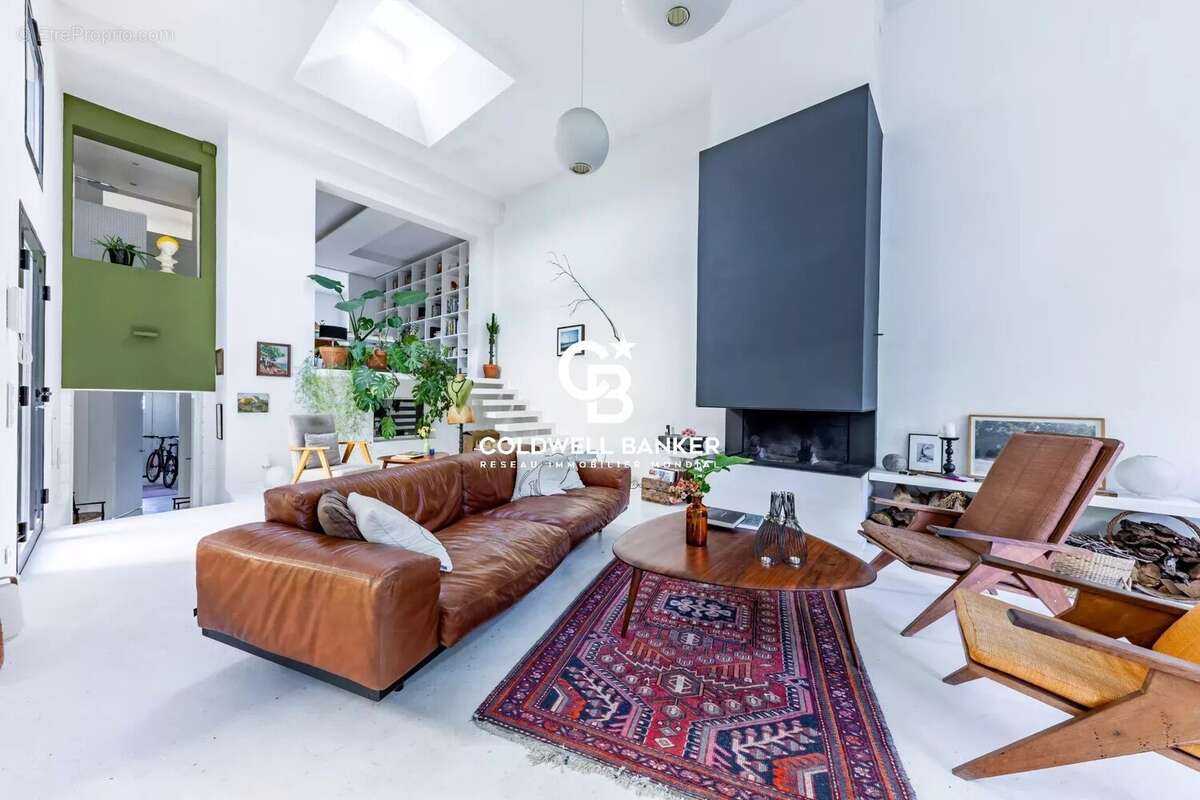 Maison à MARNES-LA-COQUETTE