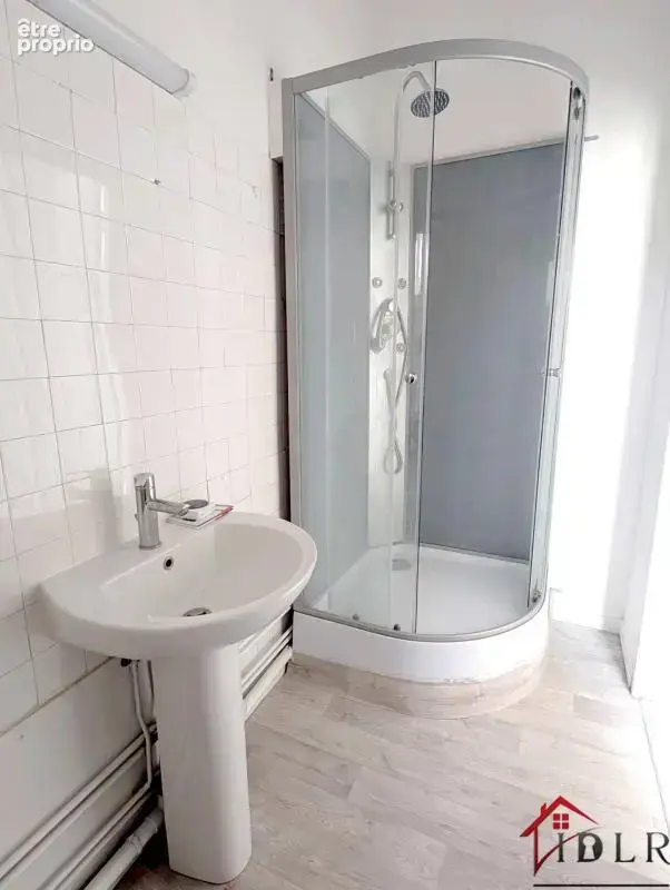 Appartement T3 lumineux   Oyonnax   72 m2 - photo 7