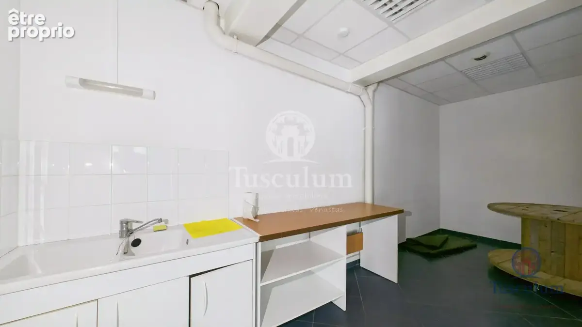 A vendre - local commercial 158m² audun le tiche - photo 8