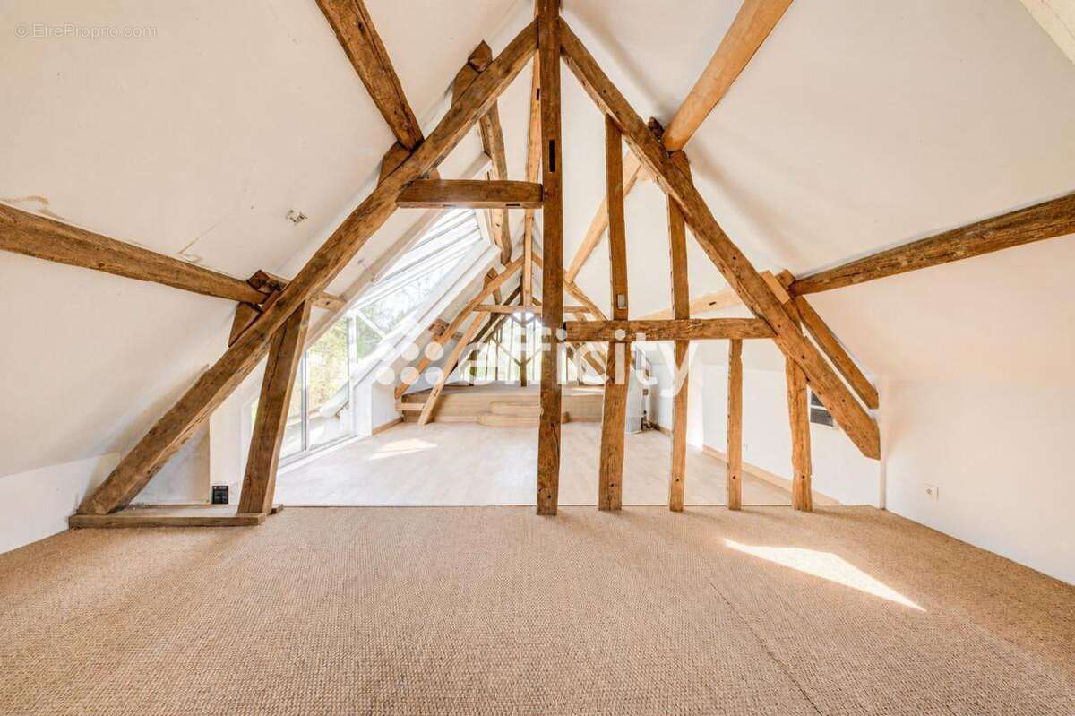 Maison 420 m² à La Boissiere-Ecole  - photo 29