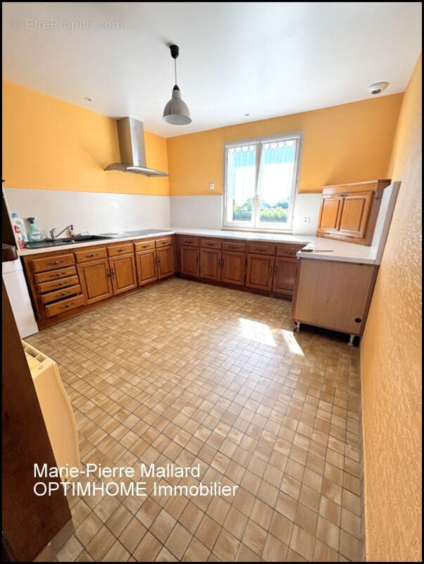 Maison familiale de 6 pièces THAURON (23) - photo 17