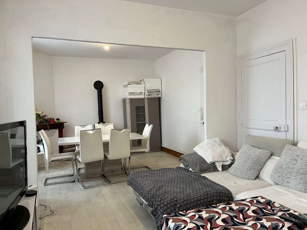 Maison à COUSSAC-BONNEVAL