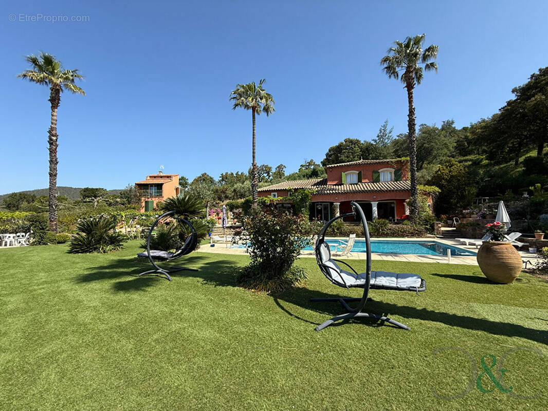 Maison à BORMES-LES-MIMOSAS