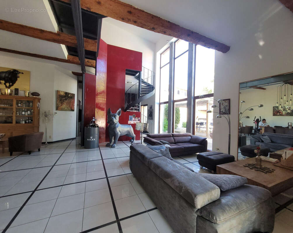 A vendre maison de caractère avec Piscine Chauffée au Centre du Village - photo 10