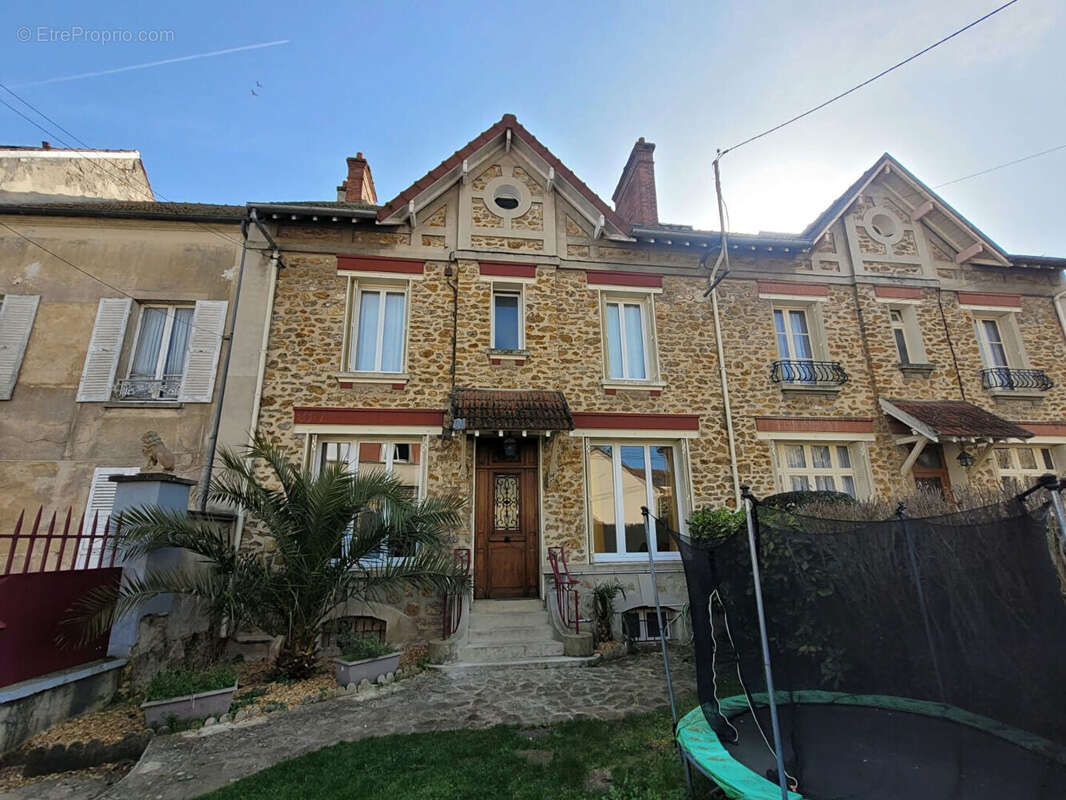 Maison à LA FERTE-SOUS-JOUARRE