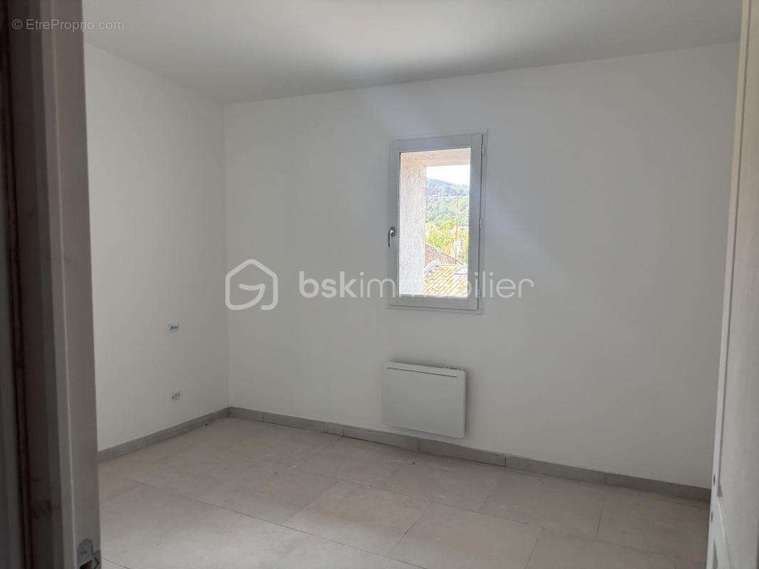 Appartement à BESSE-SUR-ISSOLE