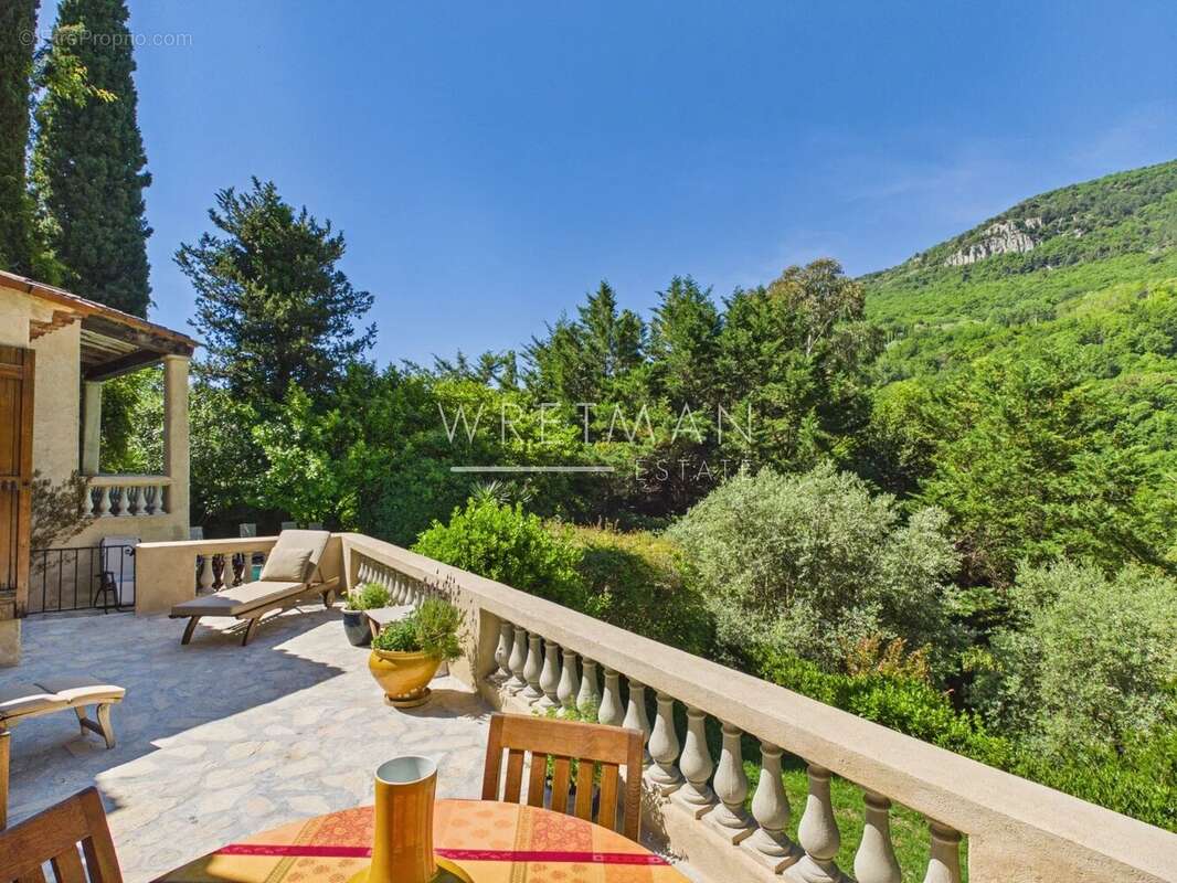 Maison à TOURRETTES-SUR-LOUP